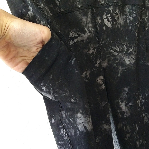 🍋 Lululemon Leggings, size 6 - Picture 9 of 9